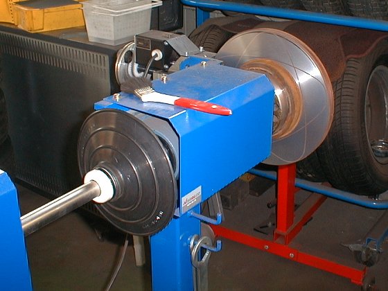 �u���[�L����