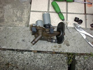 ����t����